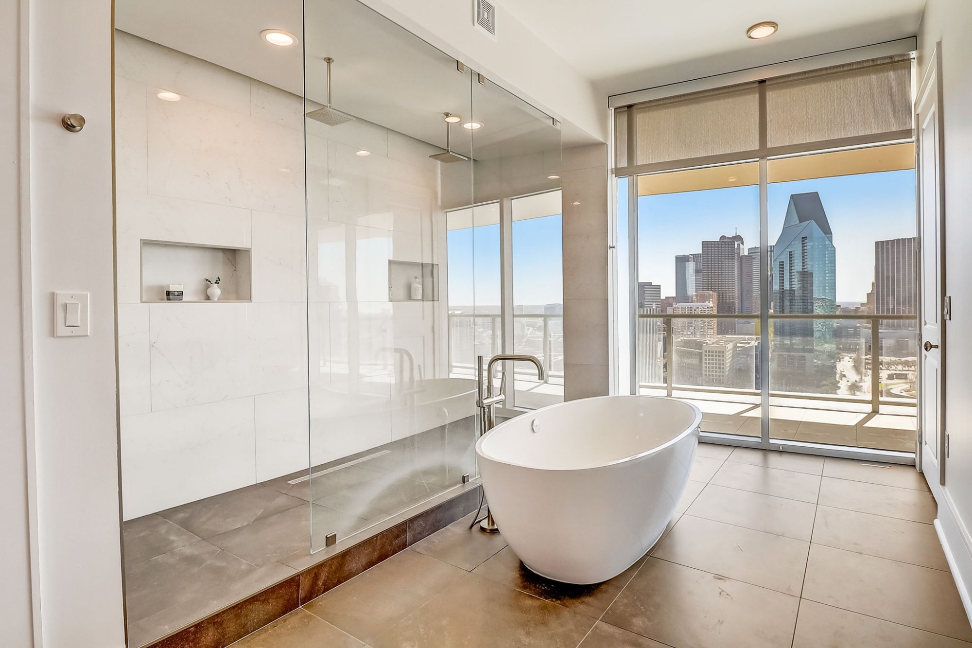 N Houston St — High Rise Bath with Skyline